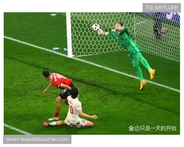 奥格斯堡1-1战平门兴，双方门将均做出多次关键扑救